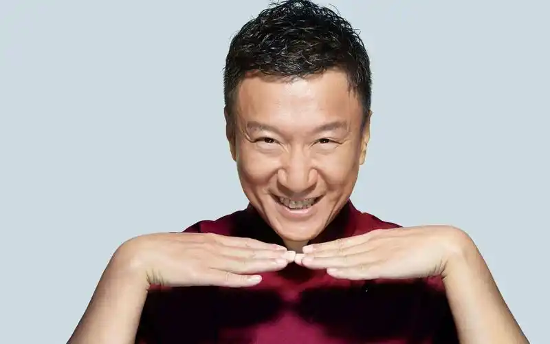 回顾孙红雷:贫民窟的"霹雳舞王",25岁成中戏旁听生,坎坷逆袭路