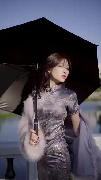 关晓彤撑伞我们来个不一样关晓彤撑伞