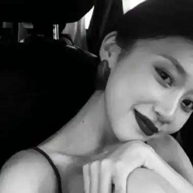 霸气冷艳黑色系女头高清好看的黑白女头高冷霸气图片