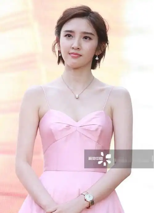 杨蓉和唐嫣唐艺昕同框被秒成路人脸比旁边张天爱的整个头都大