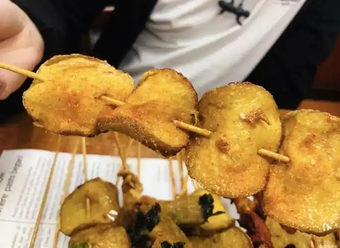 潮汕人的天堂!夺魂炸串就在这,请盘..._韭菜