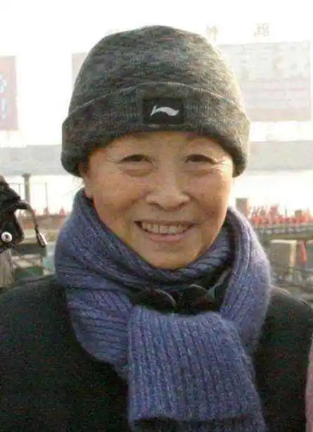 原创74岁丑娘张少华近照曝光身体瘦成皮包骨今遭丑闻缠身