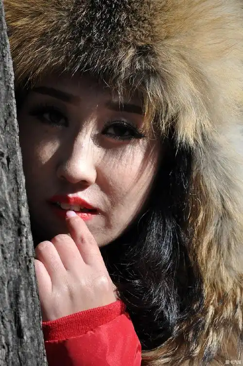 居然联想到这一句,沧桑注意定力啊 可不是咋地,看这眼神儿,嗨,这心馁