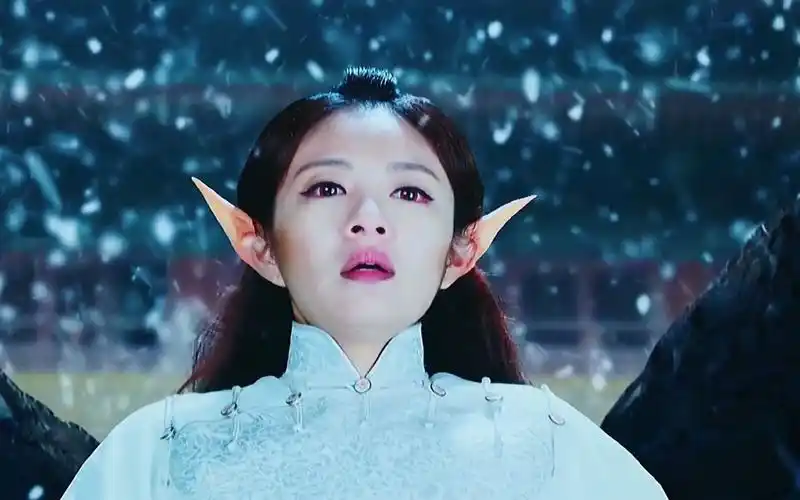 半妖倾城 女孩长出了翅膀.