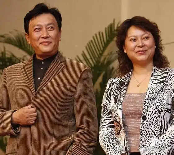 同是唐国强的骨肉,孙涛和壮丽的孩子,却活成了完全相反的样子