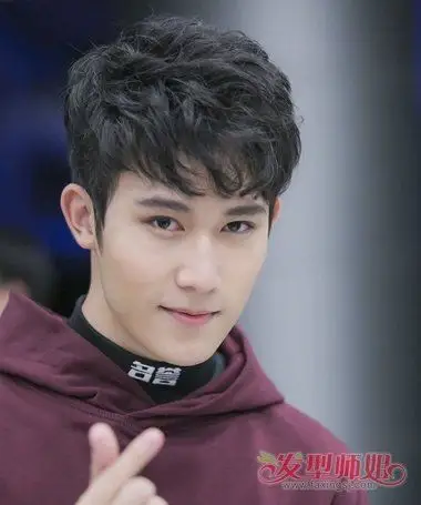 有纹理的男生烫发也会分种类吗 帅男生给头发烫蓬松有效果图_发型师姐