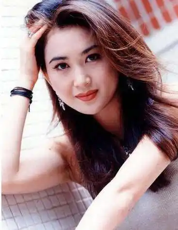 女神温碧霞:因《火玫瑰》爆红,后转嫁富商隐退,54岁依旧年轻_长相_因