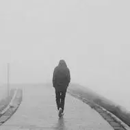 伤感黑白孤单背影男生头像寂寞的时候总是一个人伤心时只有自己