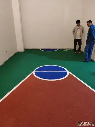 想在家里修建一个小型篮球场,最少需要多大的空间和成本?