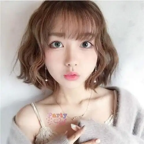 百美汇分享小波浪卷短发发型让你颜值上升一个level