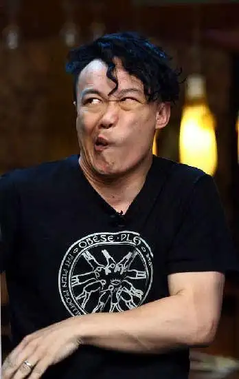 相比赵又廷霍建华这些塌鼻子的男星不是不帅而是更有才华