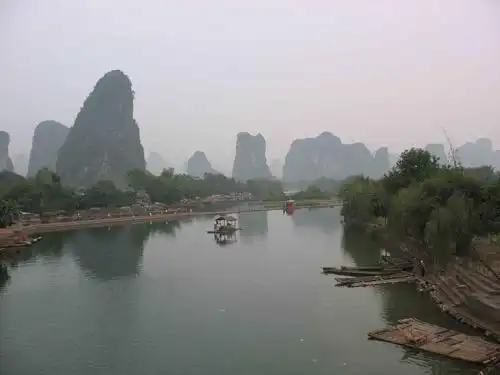 心得:                                仿佛一幅浑然天成的山水画,没