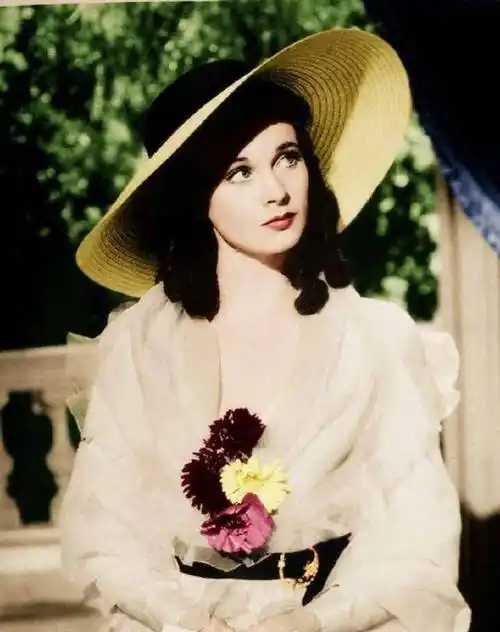 乱世佳人费雯丽和优雅女神赫本谁更美?各有千秋,不分上下