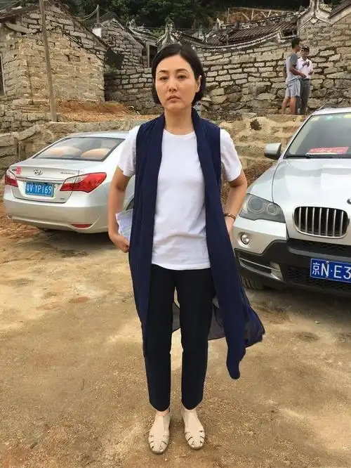 "男人婆"张延衰老太夸张!脸部松弛白发明显,52岁年龄看着像62