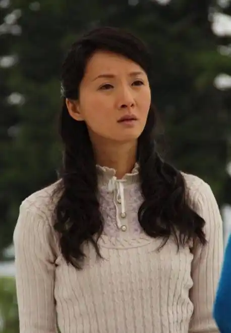 父母聋哑,为家庭坚持12年丁克,39岁才当妈,演员谢兰现状如何_时候