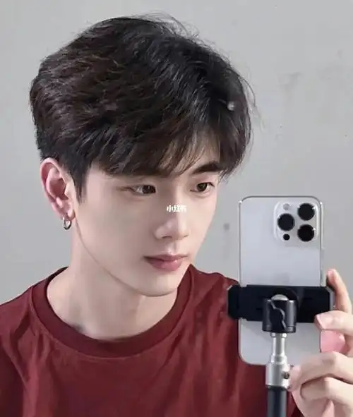 谁剪谁好看呦###郑州女发型师  #烫发  #男生变帅发型指南  ##微分碎