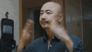 徐峥光头摆手胡子gif动图_动态图_表情包下载_soogif