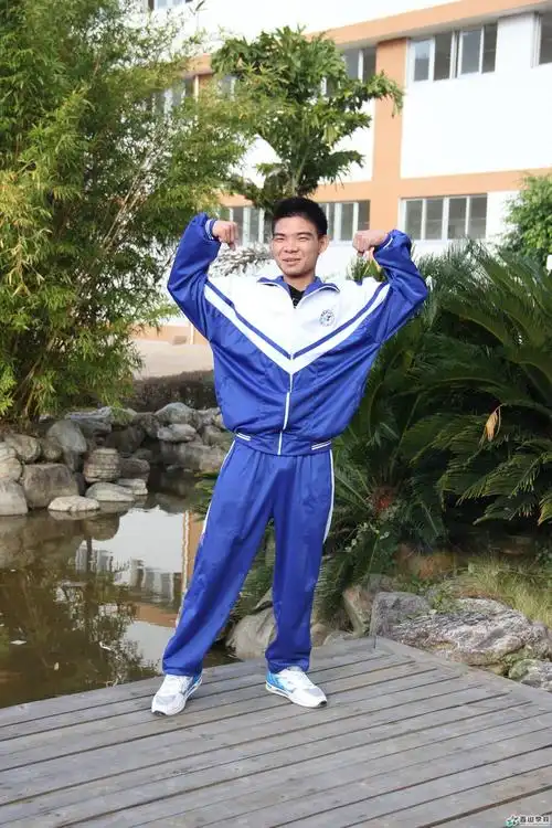 福建西山学校2014年高中部高二5班罗源慧挂历照