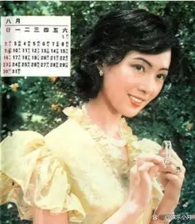 80年代的挂历上几乎全都是她的照片,龚雪凭借着她那美丽动人的容貌.