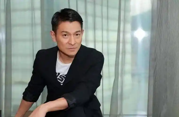 揭秘"不老天王"刘德华的风流情史,和他的女人们,他真爱是谁?