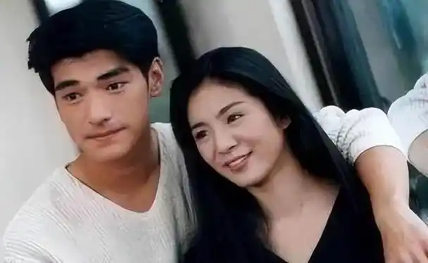 讨厌金城武,婉拒吴奇隆,被誉"氧气女神"的杨采妮,如今怎样?