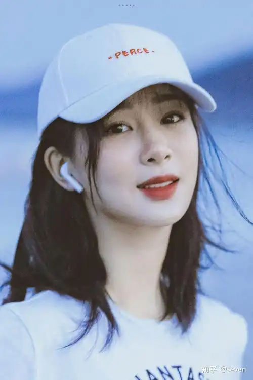 杨紫最新海边写真风格怎么样? - 知乎