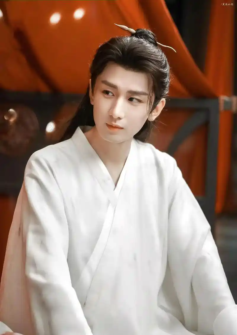 成毅古装照 - 抖音