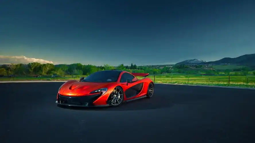 超级炫酷拉风的跑车图片桌面壁纸