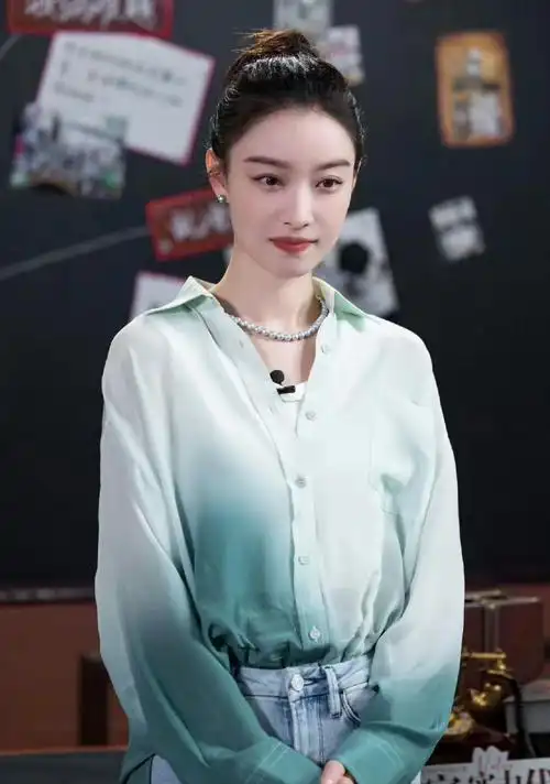 被倪妮赵丽颖带货的单品连普通黑t都能穿出贵气这也太好看了