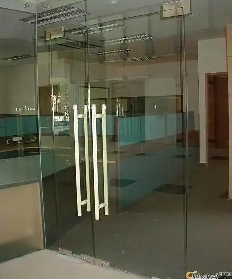 太原安装钢化玻璃门安装店面地弹簧玻璃门