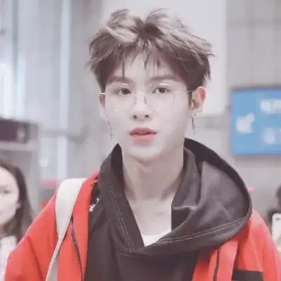 范丞丞头像黄明昊