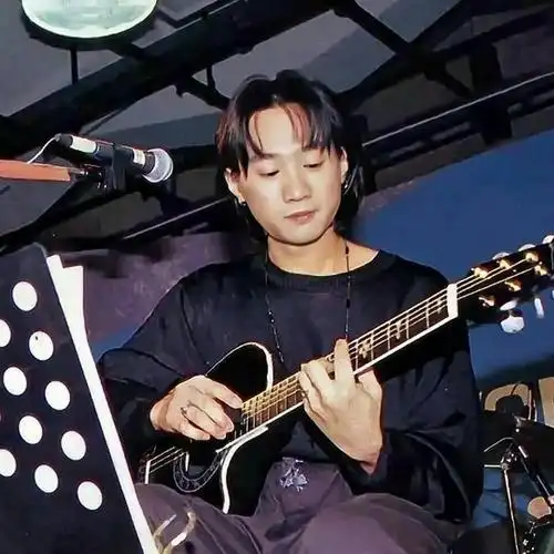 怀念黄家驹(缅怀黄家驹文字)