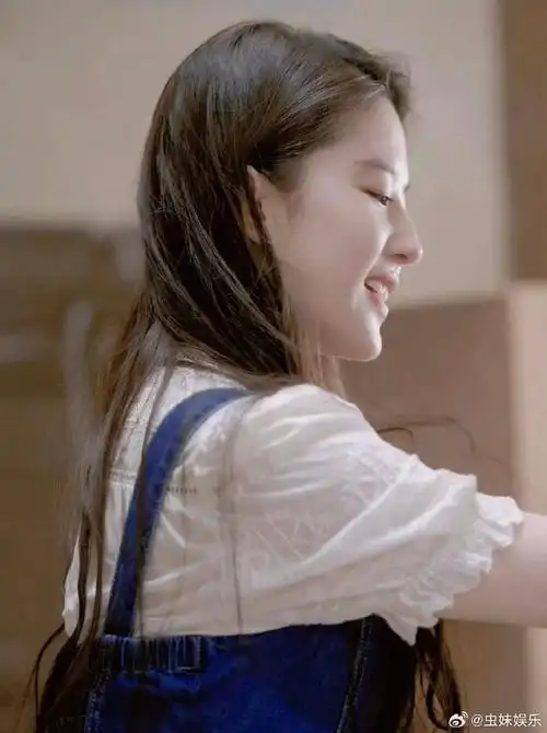 任何时候都会被刘亦菲的侧颜惊艳到!