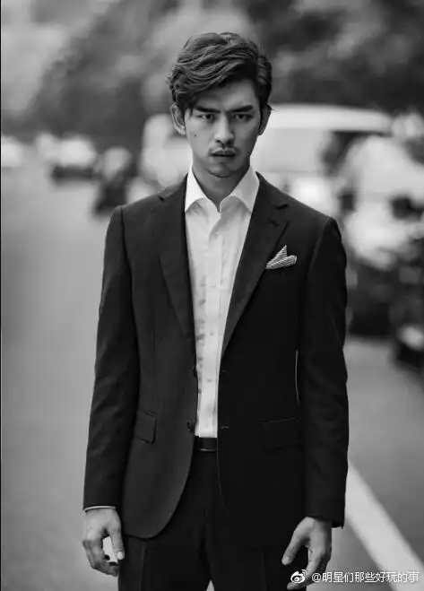 火王陈柏霖颜值回归霸气演绎百变男神引期待