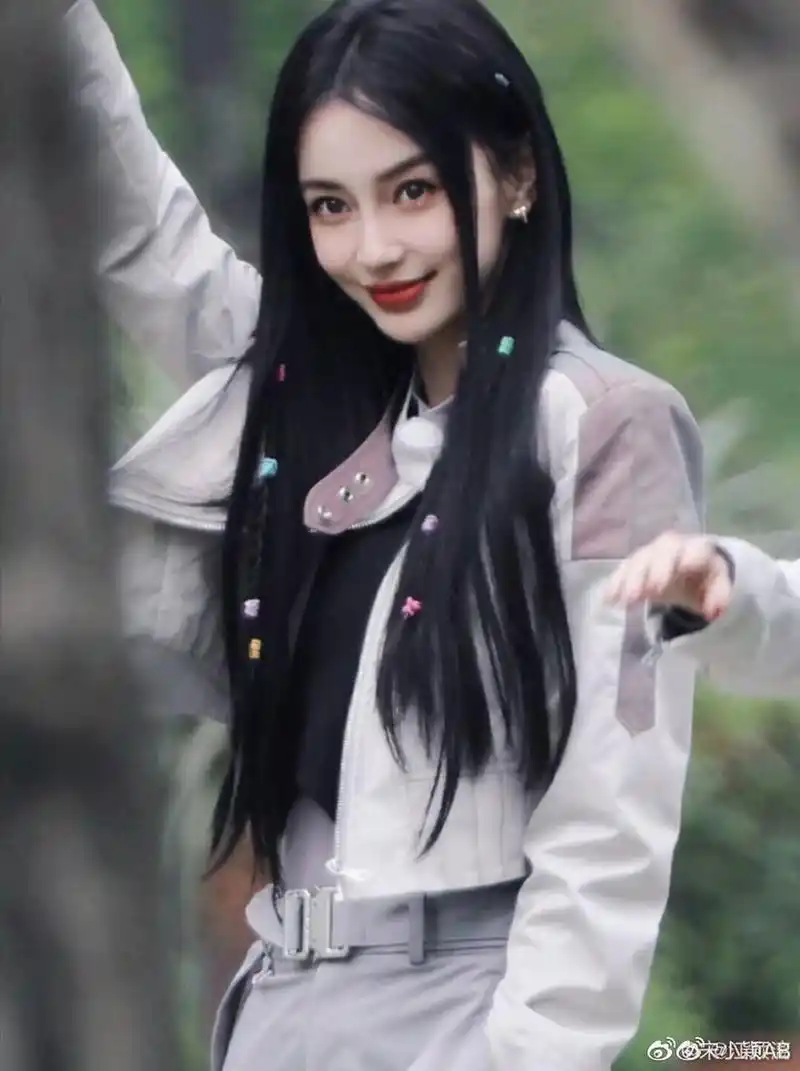 angelababy#yy#杨颖宋雨琦奔跑吧美图# #angelababy三四时盈春锦