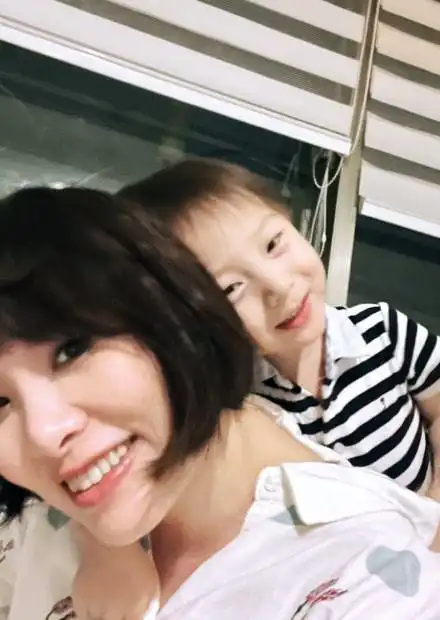 2018年6月,谢馨仪被曝出秘密结婚且怀孕的消息,据报道称谢馨仪和老公