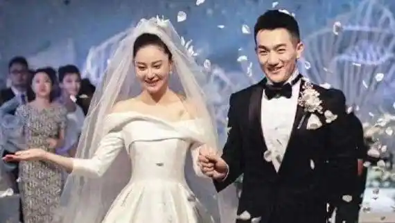 "靠嫁人翻身"的张馨予:嫁给爱情,活出自我_李晨_吴卓羲_恋情