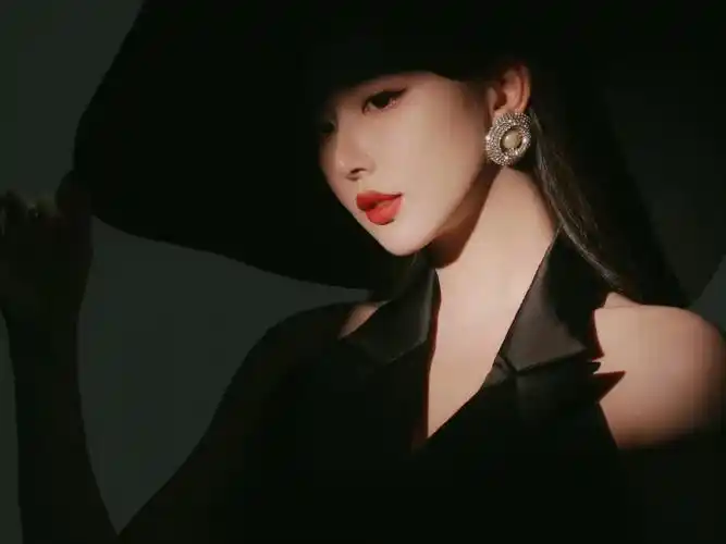 孔雪儿摩登女侠##孔雪儿的帽子好大