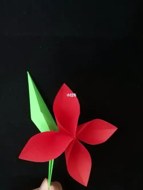 折纸纽扣花送你一朵小红花