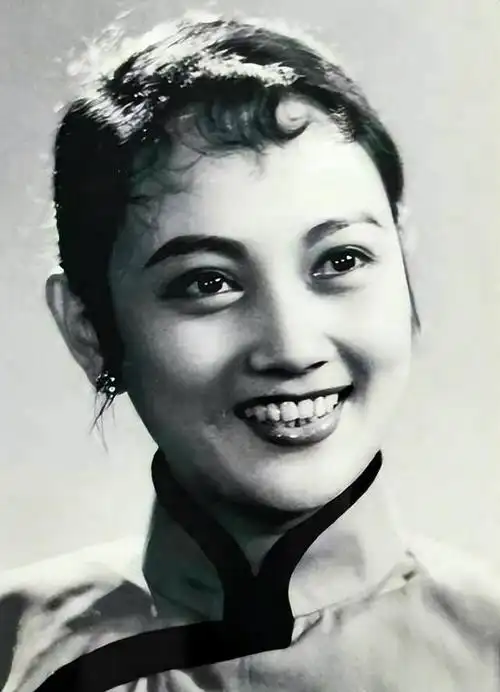 说到演艺圈的老演员,相信很多人脑海中都会出现德艺双馨的老艺术家的