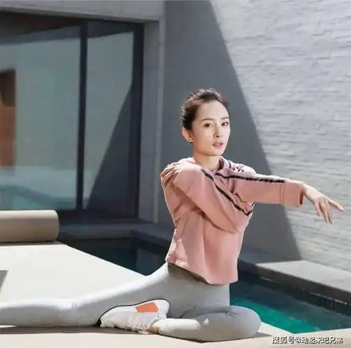 学杨幂练瑜伽,拥有好身材!_躯干_脊柱_腹部