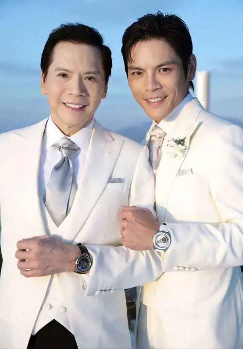 向佐带女子回婚房,疑似出轨引爆热搜,郭碧婷生完二胎处于哺乳期 - 方