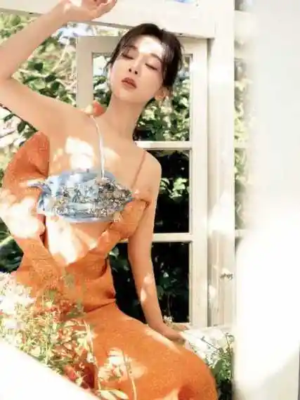 杨紫高定礼服太惊艳完美展现好身材