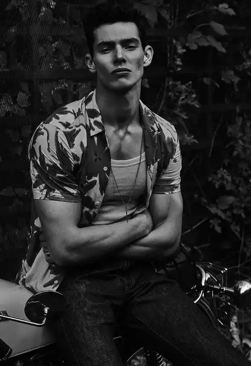 黑白平面男模blakebennett