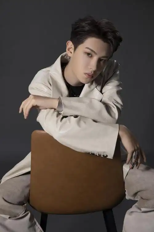 黄明昊:综艺感是天赋,偶像要传递快乐