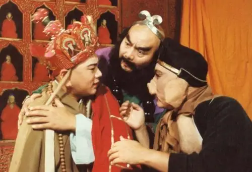 86版西游记老照片图1是孙悟空剧照图3为师徒四人过火焰山