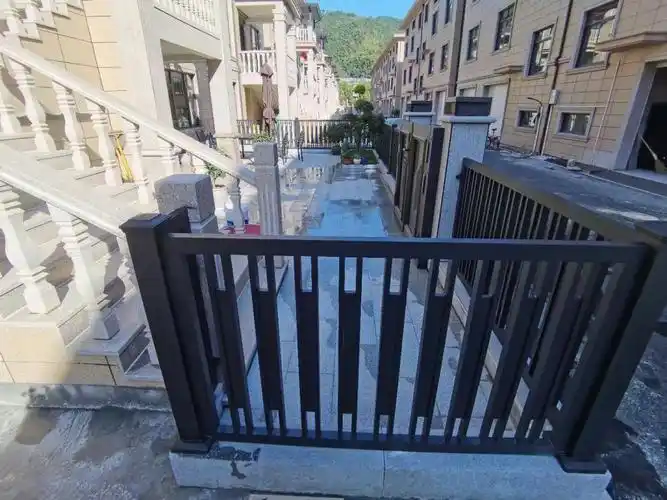 铝艺室外护栏 楼梯扶手精雕 出厂价#楼梯扶手