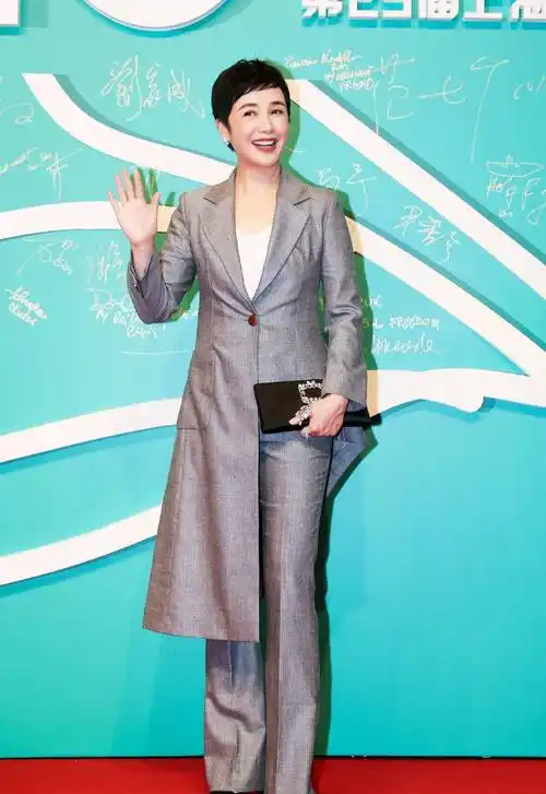 被蒋雯丽的短发惊艳!