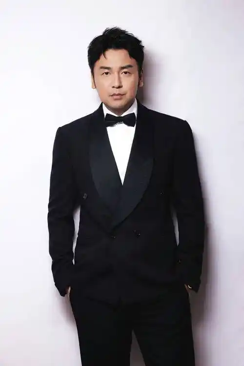 实至名归雷佳音凭人世间周秉昆一角获金鹰奖最佳男主角奖