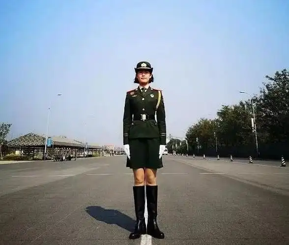 熄灯号丨国庆受阅女兵这枚勋章独一无二